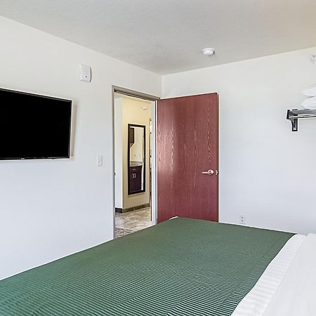 Cobblestone Inn & Suites - Гернси Экстерьер фото