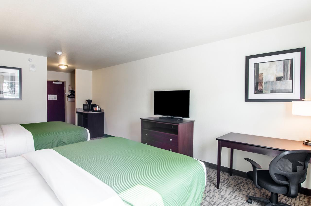 Cobblestone Inn & Suites - Гернси Экстерьер фото