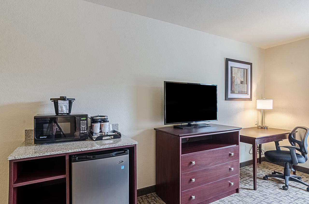 Cobblestone Inn & Suites - Гернси Экстерьер фото