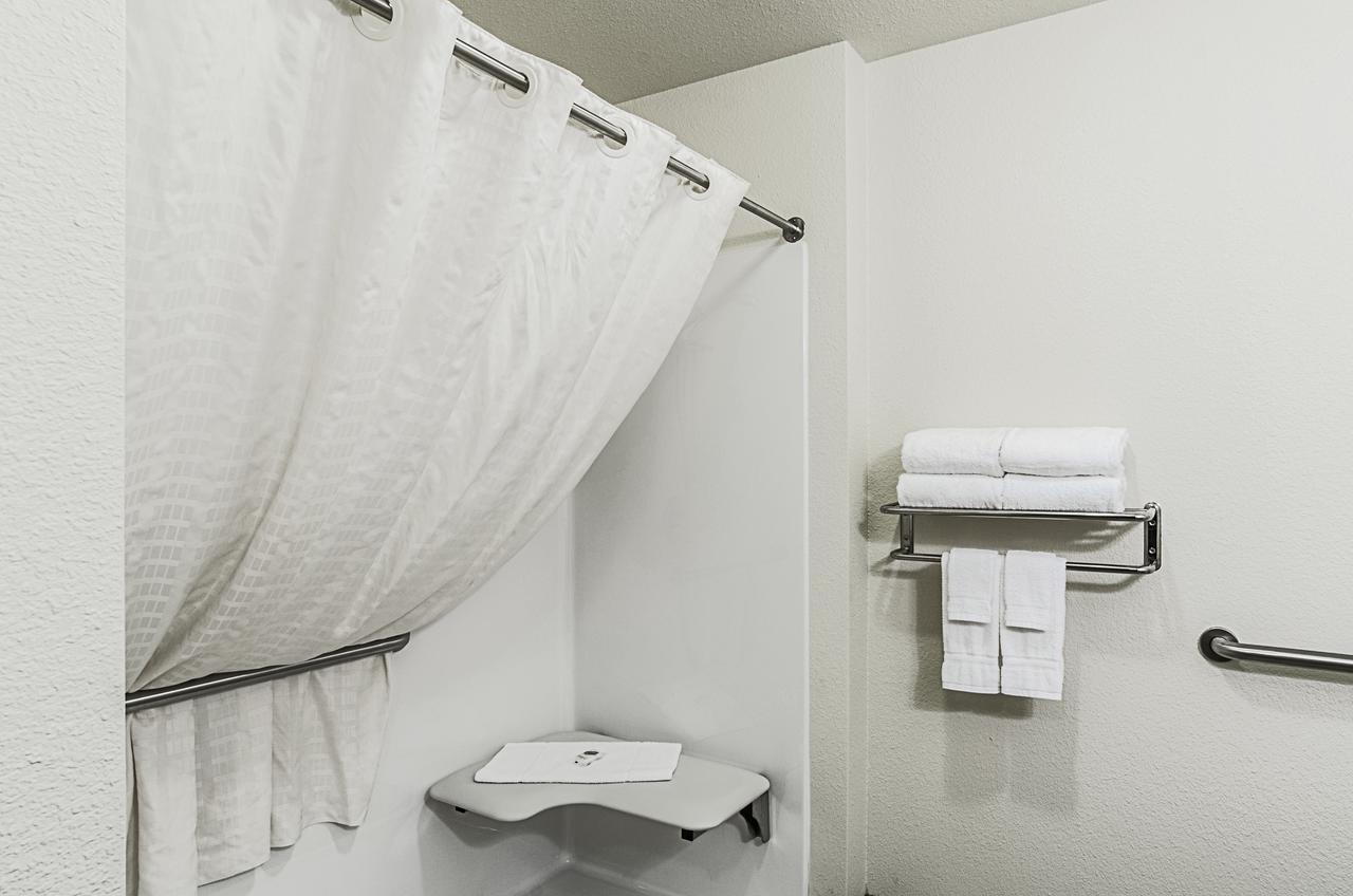 Cobblestone Inn & Suites - Гернси Экстерьер фото